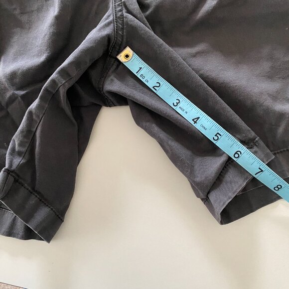 Old Navy Mens shorts - 2 PAIRS size L - Picture 6 of 6